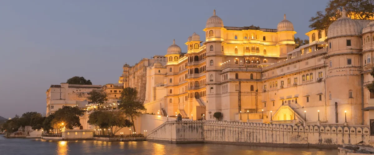 Lake Pichola, taxi Service in Udaipur lake pichola udaipur